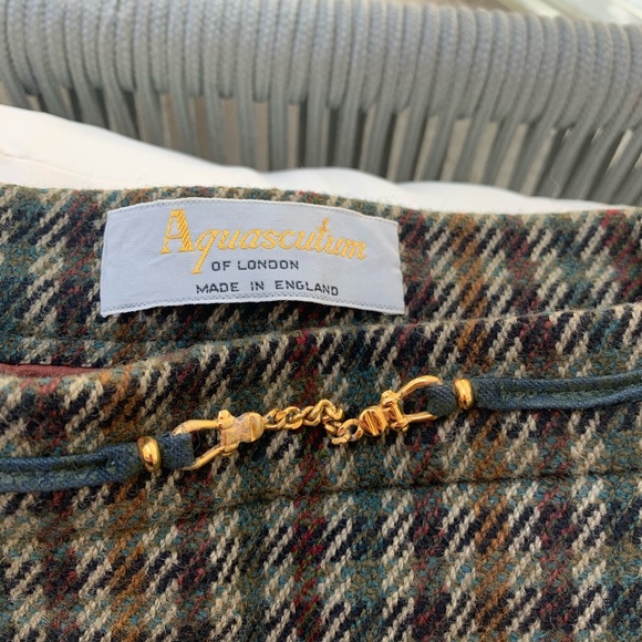 AQUASCUTUM OF LONDON FALL SKIRT - Picture 3 of 3